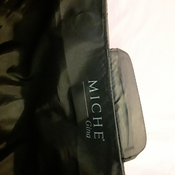 Purses - Picture 3 of 11